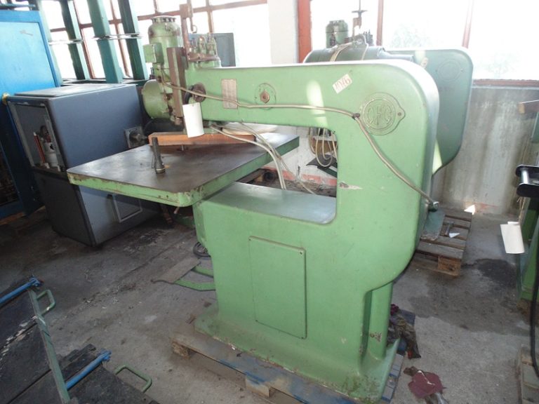Vertical router 1076