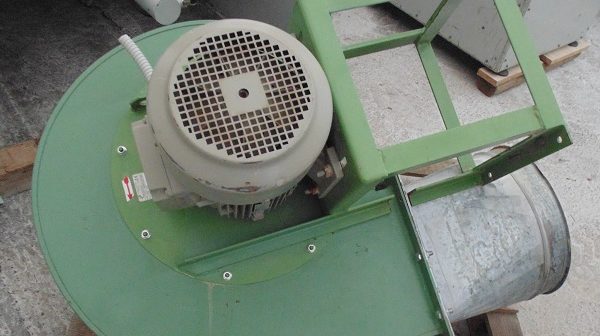 Industrial dust extractor 5