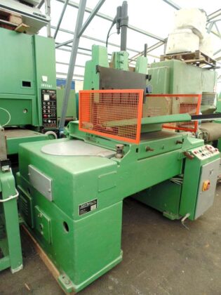 Ma&scaron;ina za gajbe M-107