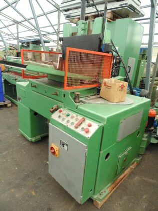 Ma&scaron;ina za gajbe M-107