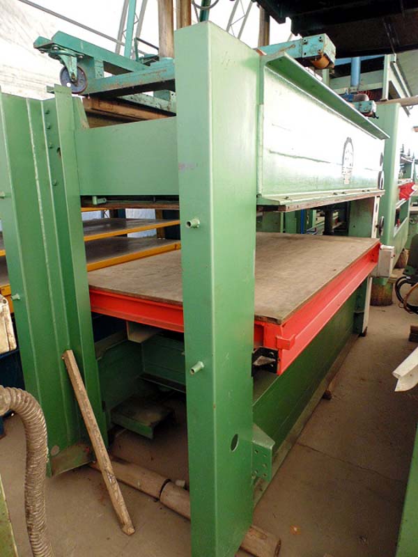 Presa za furnir 126A