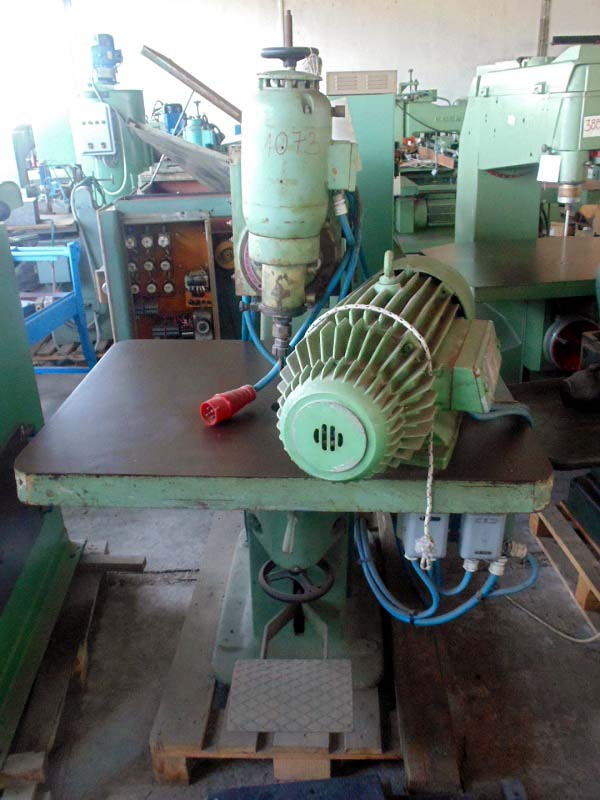 Nadstoni frezer 1073-1