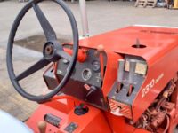 Traktor rovokopač