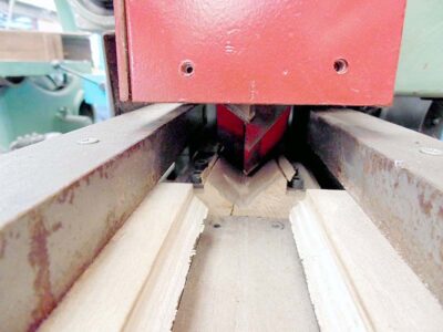 Cross moulder Bulleri