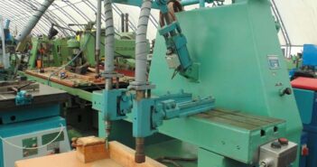 Hydraulic wood drill