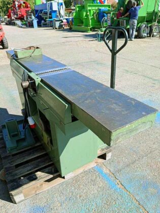 Dugački gusani stolovi na ravnalici SAC FS305