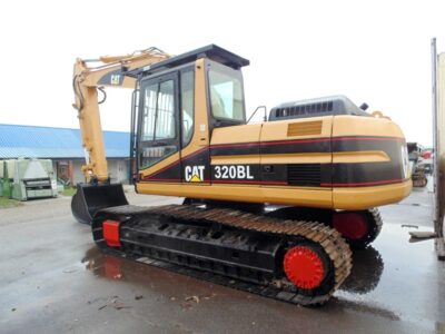 Crawler excavator CAT 320BL