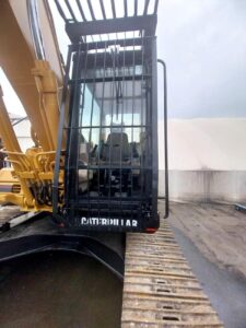 Crawler excavator CAT 320BL