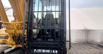 Bager guseničar CAT 320BL